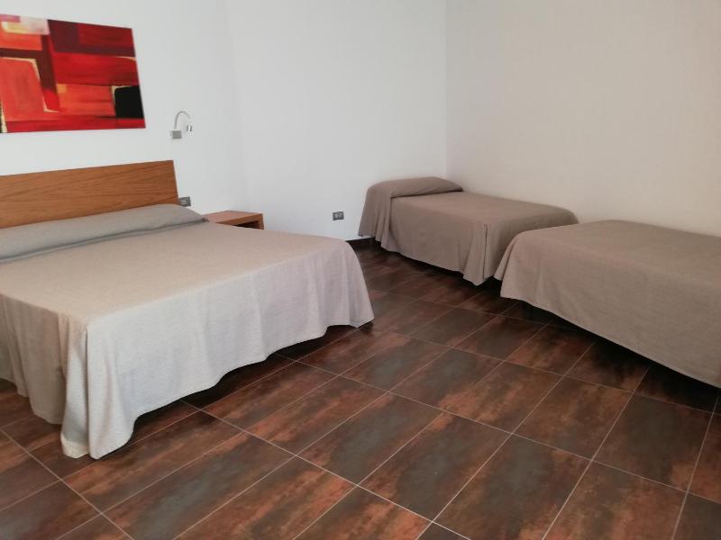 Quadruple Room image 4