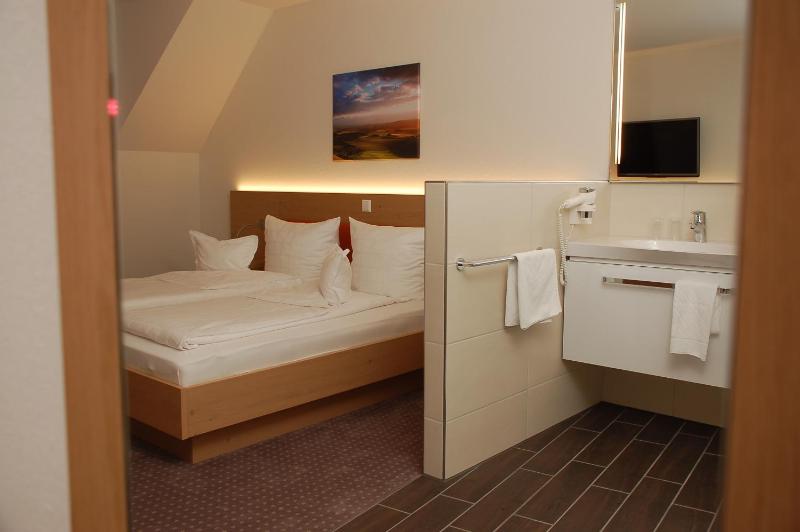 Comfort Single Room image 3