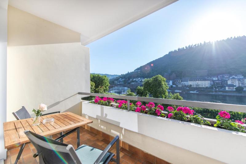 Double Room with Balcony image 3