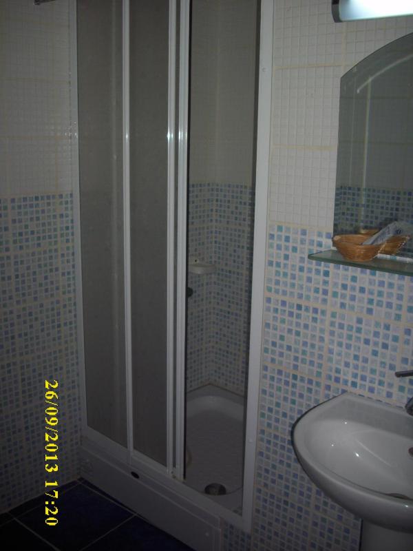 Standard Single Room image 4