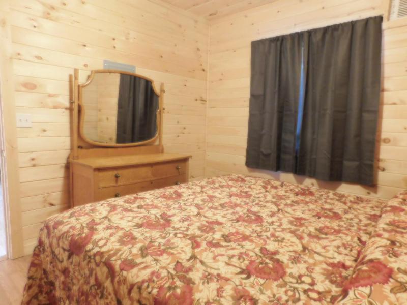 3 Bedroom 1 Bath image 3