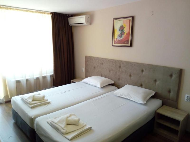 Triple Room with Balcony image 1