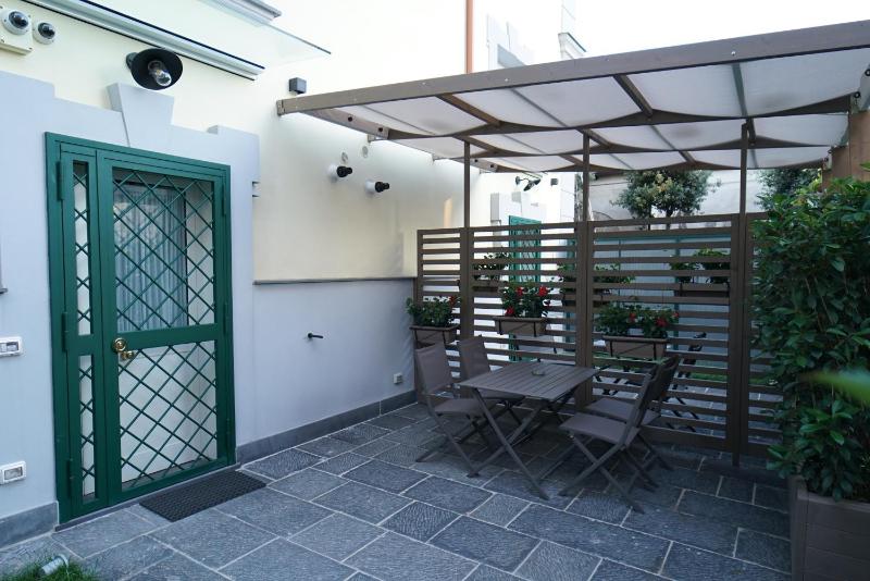 Deluxe Apartment image 2