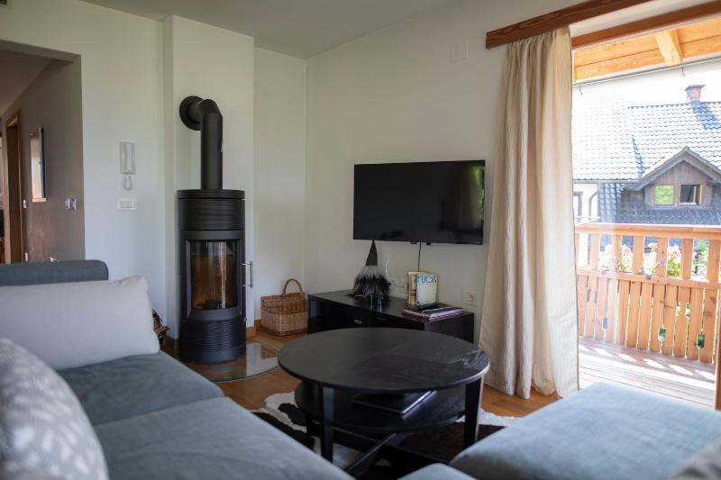 Three-Bedroom Apartment with Balcony and Lake View image 2