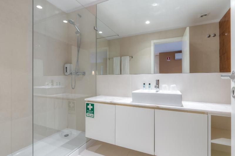 Spot Family Apartments - image 4
