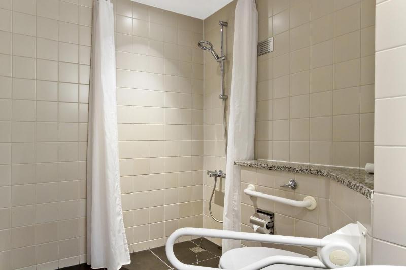 Standard Room image 4