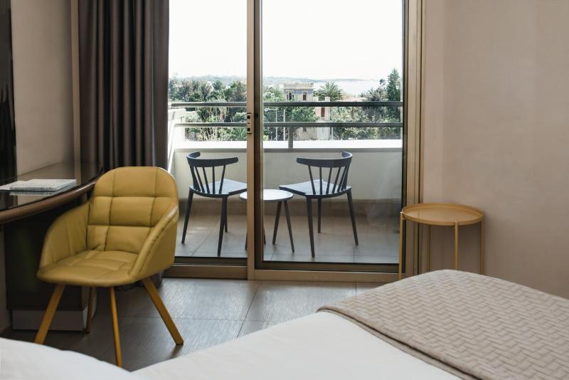 Superior Double or Twin Room with City View image 4