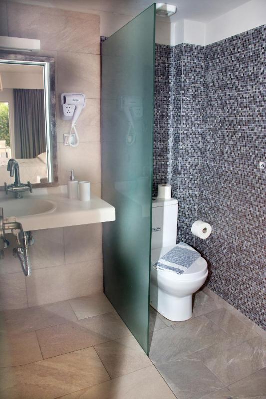 Superior Double Room image 1