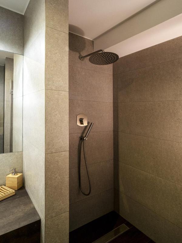 Gallery House - image 36