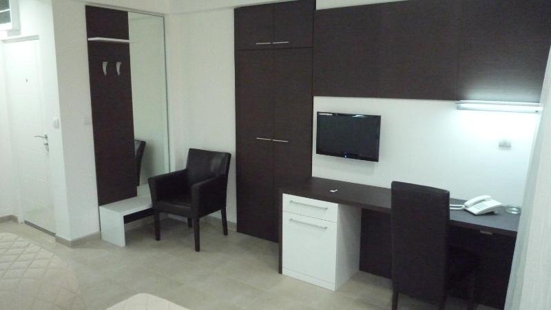 Twin Room image 2