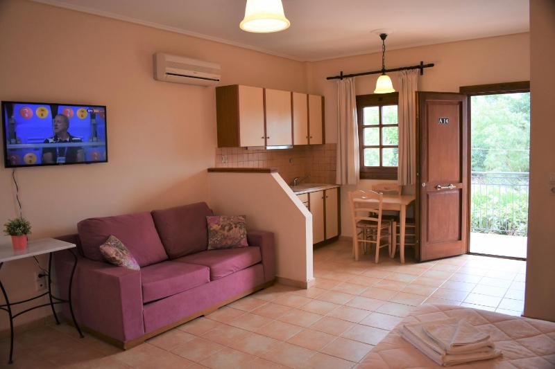 Twin Room with Sea View image 3