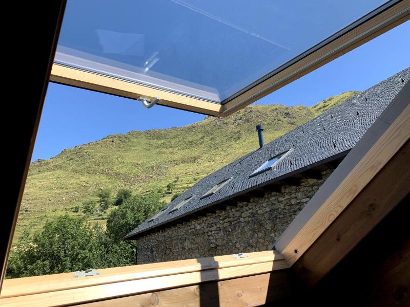 Standard Twin Room with Mountain View image 1