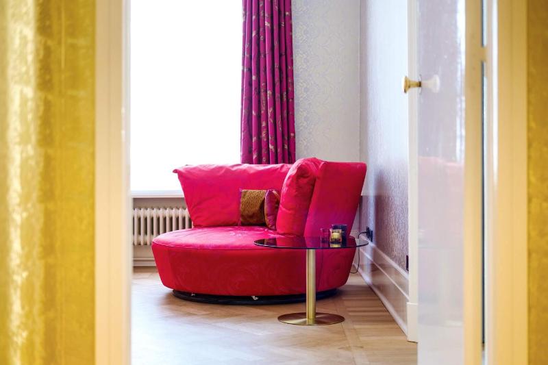 King Suite image 2