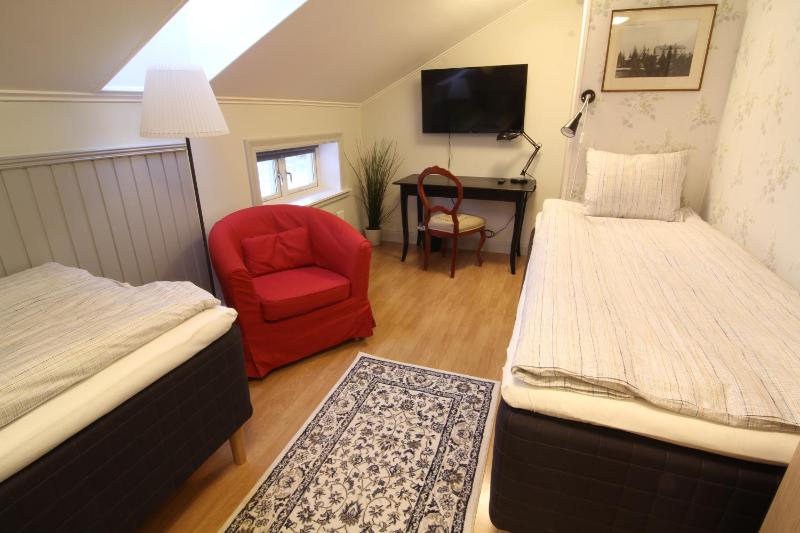 Double or Twin Room with Bathroom image 2