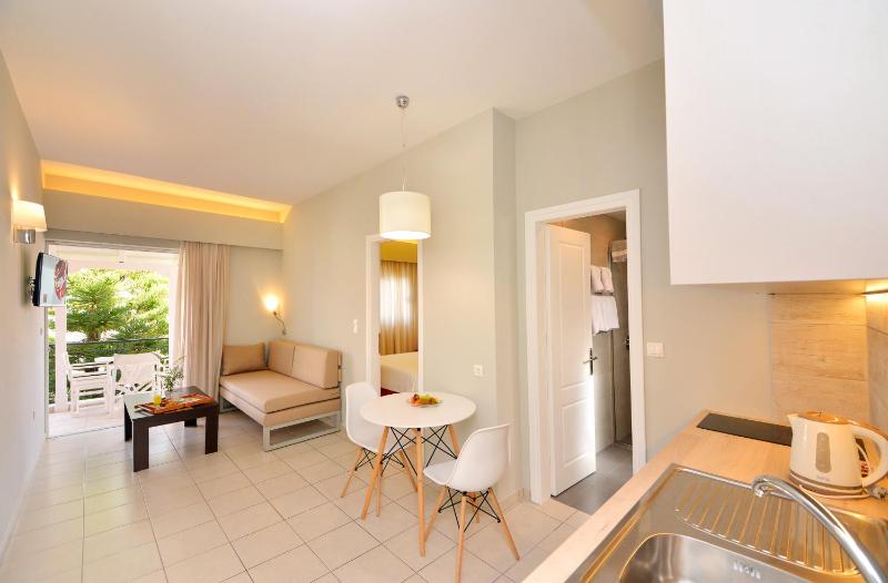 One-Bedroom Apartment (2 Adults + 2 Children) image 2