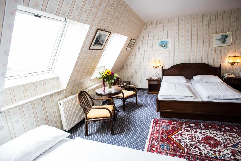 Quintuple Room image 3