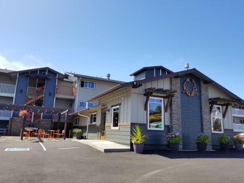 The Coho Oceanfront Lodge - image 23