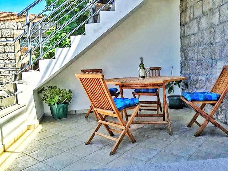 One-Bedroom Apartment with Sea View image 1