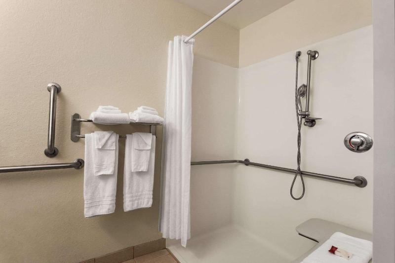 Queen Room with Two Queen Beds - Disability Access/Non-Smoking image 1