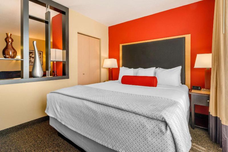 King Suite with Two King Beds and Sofa Bed - Non-Smoking