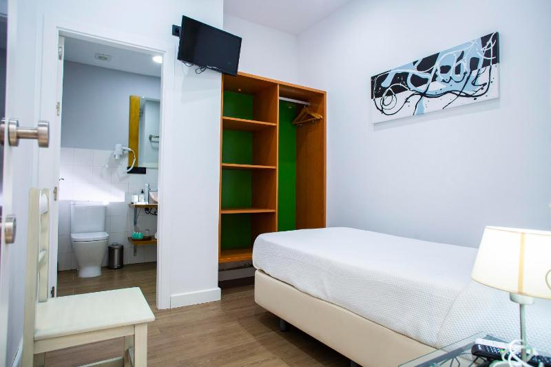 Single Room image 1