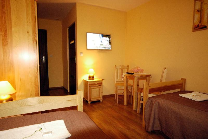 Quadruple Room image 2
