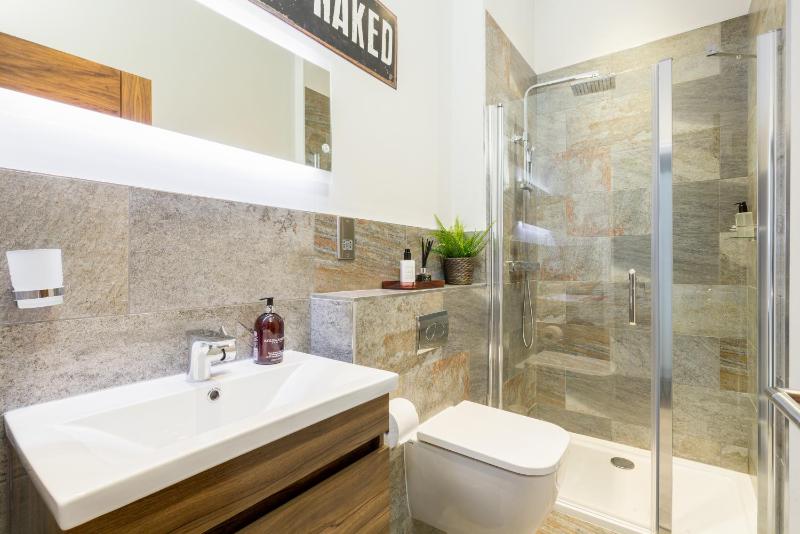 Apartment - Ground Floor image 3