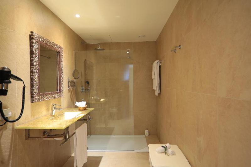 One-Bedroom Villa image 1