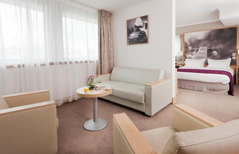 Suite with One Double Bed and Sofa Bed image 1