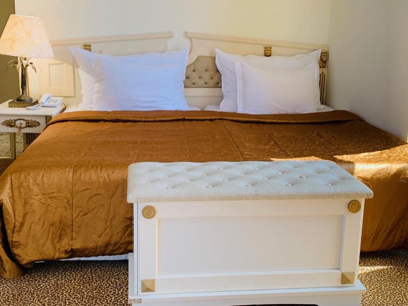 Economy Double Room image 4