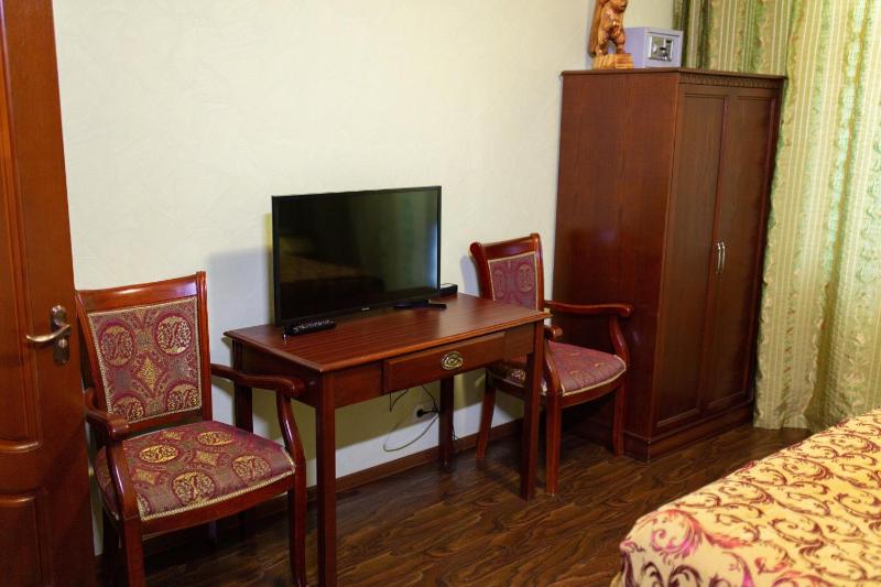 Double Room with Balcony image 3