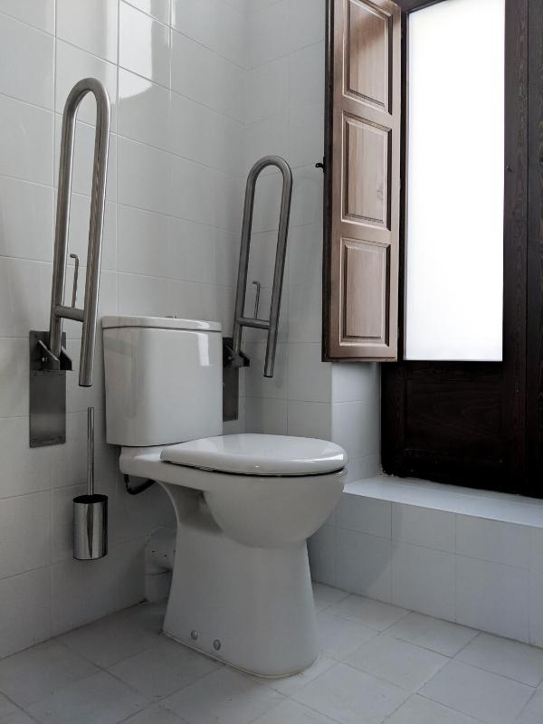 Single Room - Disability Access image 3