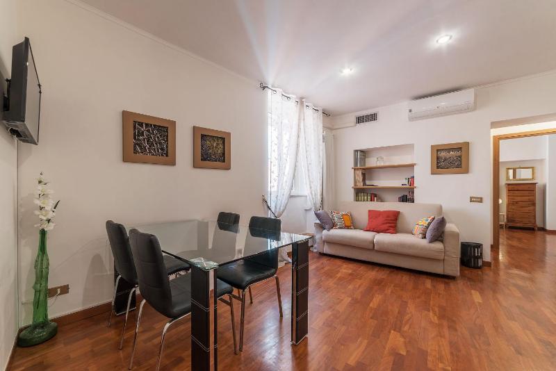 One-Bedroom Apartment image 2