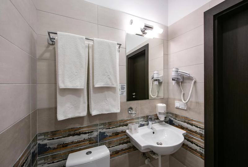 Superior Twin Room image 2