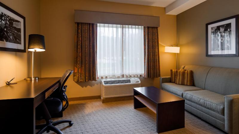 King Room with Sofa Bed - Non-Smoking image 2