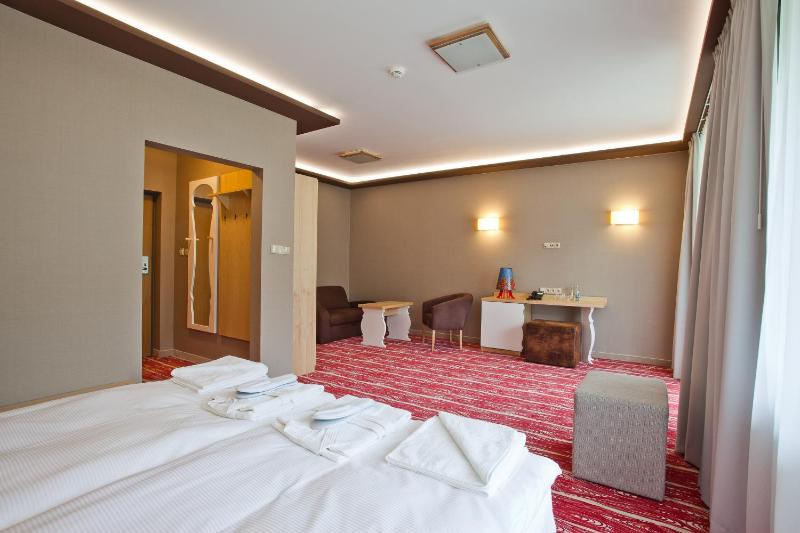 Classic Suite image 3