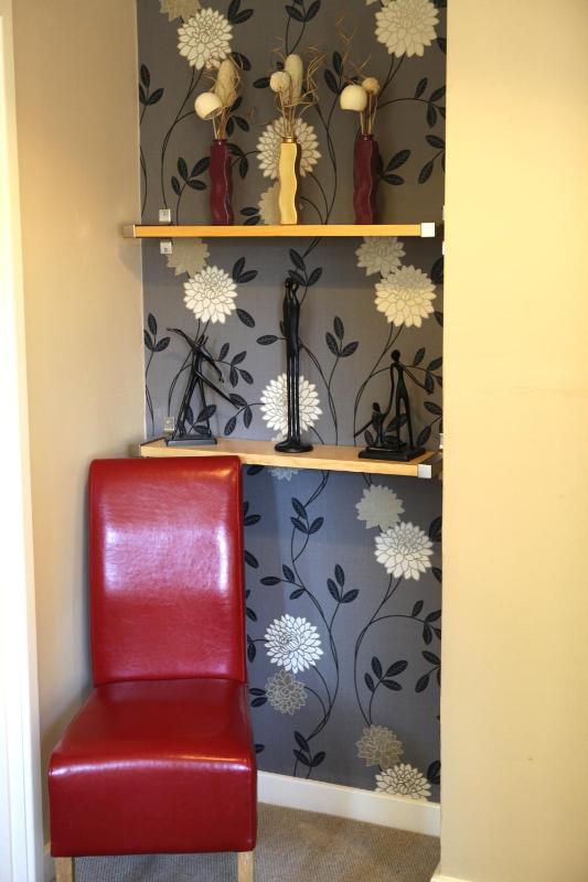 Standard King Room image 4
