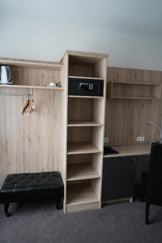 Single Room image 4