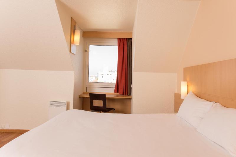 Standard Room with 1 Double Bed image 4