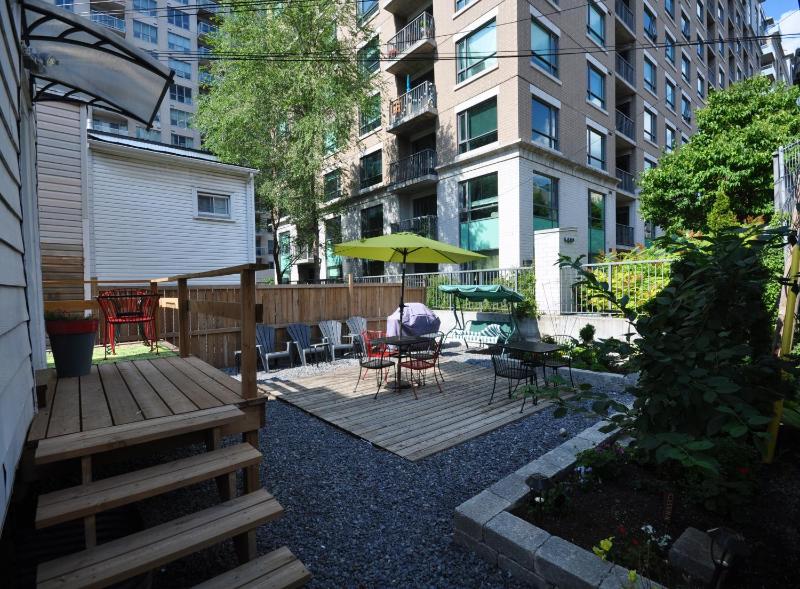 Barefoot Inn - image 6