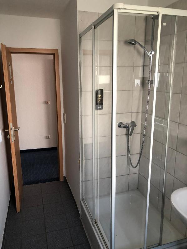 Single Room with Shared Shower and Toilet image 4