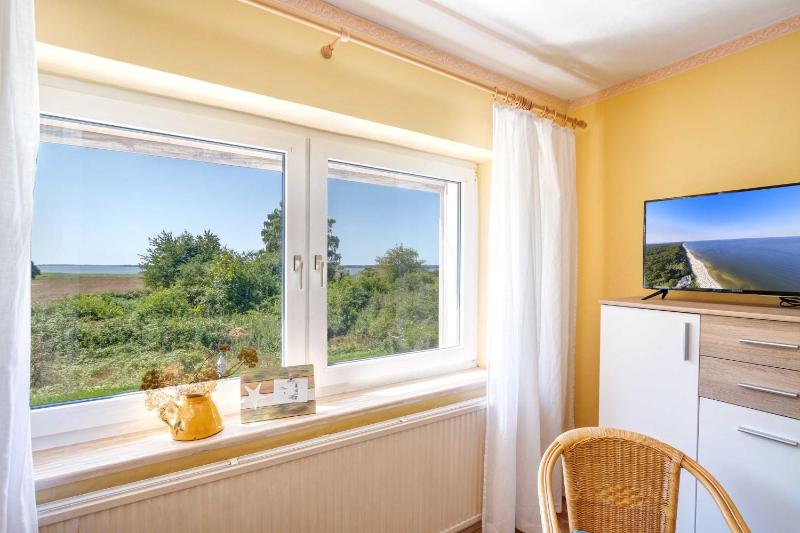 Apartment with Sea View image 3