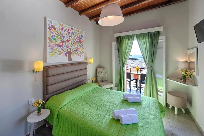 Double Room with Balcony and Sea View image 1