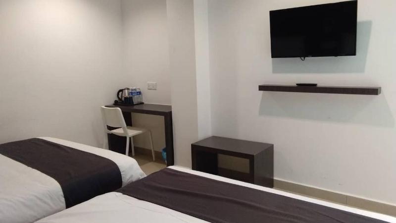 1 Hotel Signature - image 11