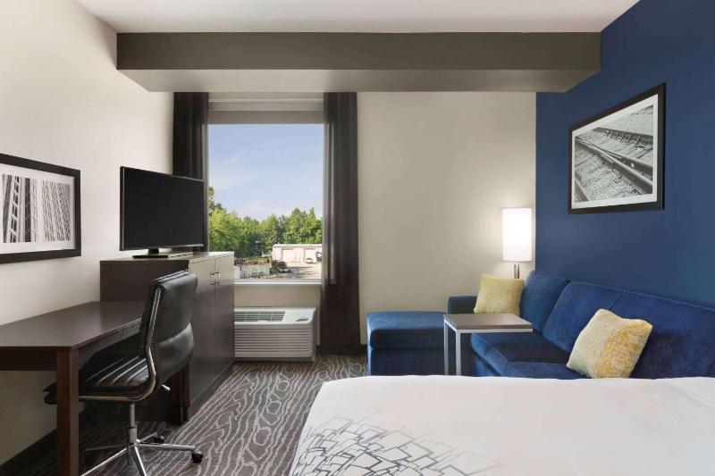 King Room image 2