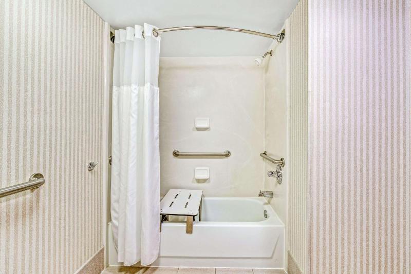 King Room - Disability Access/Non-Smoking image 2