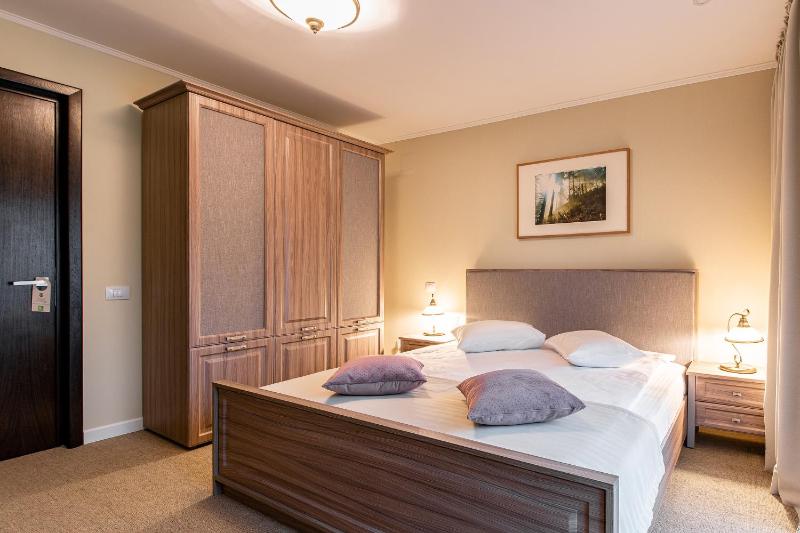 Double Room with Balcony (2 Adults + 1 Child) image 3