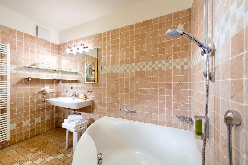 Suite with Mountain View image 4