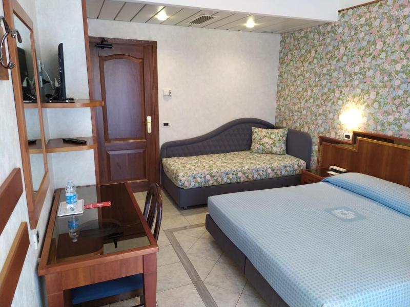 Triple Room image 3