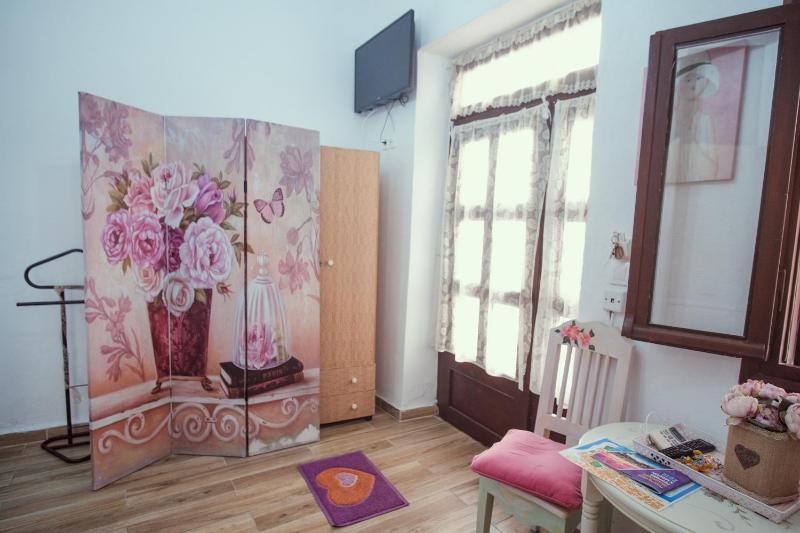Studio - Ground Floor image 3